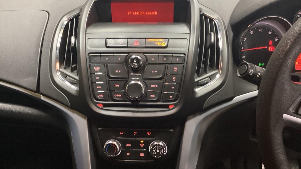 Used Vauxhall Zafira 2015 for sale - 77066751: Photo 6