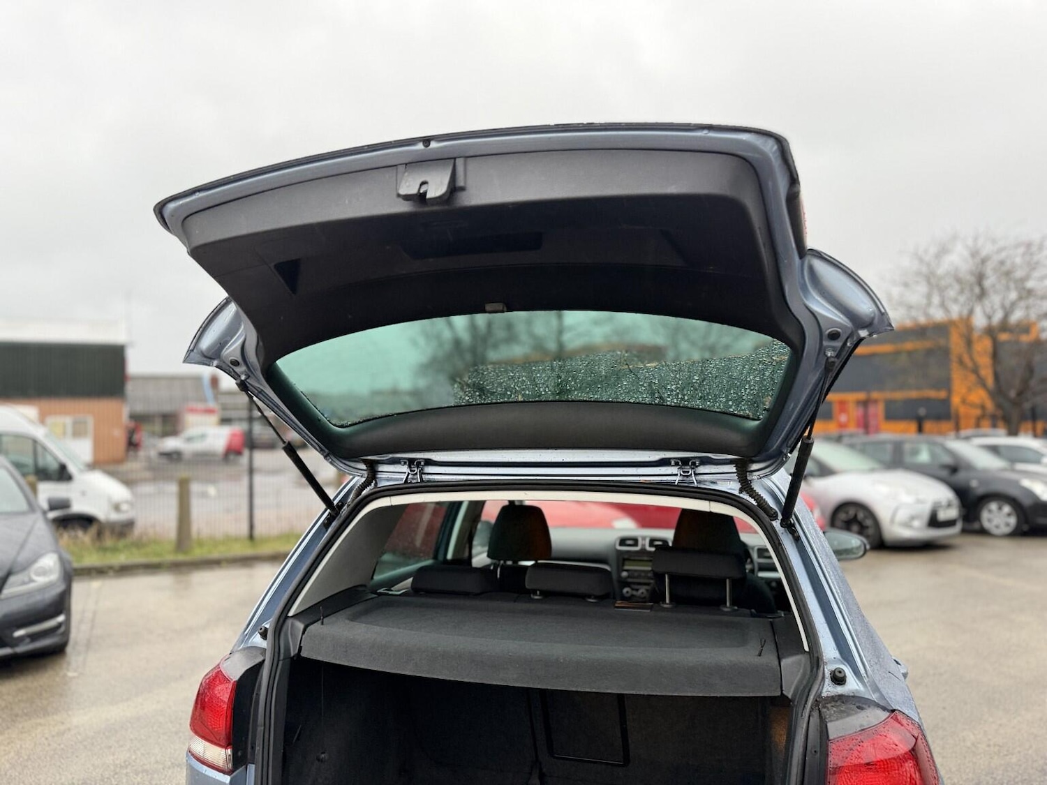 Used Volkswagen Golf 2010 for sale - 77304996: Photo 14