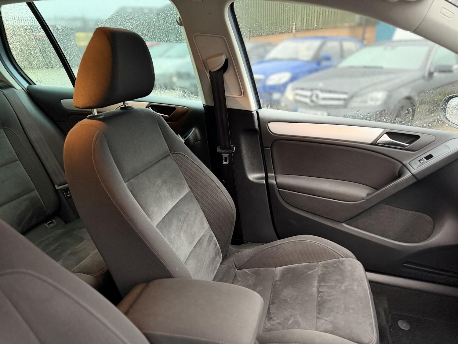 Used Volkswagen Golf 2010 for sale - 77304996: Photo 31