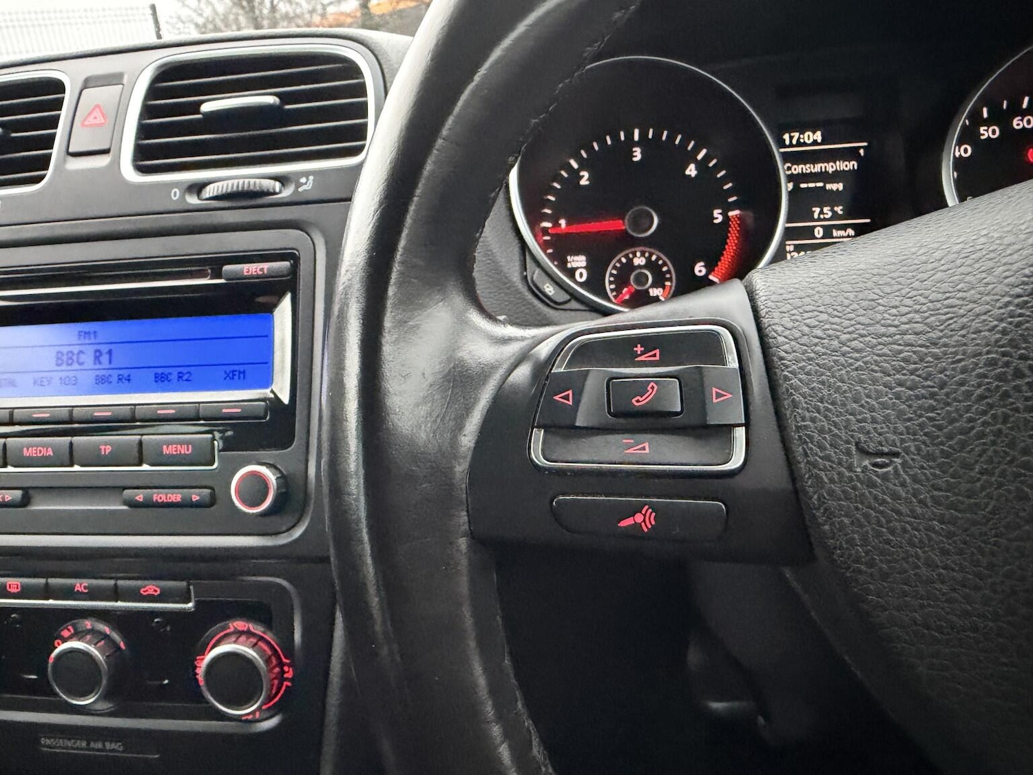 Used Volkswagen Golf 2010 for sale - 77304996: Photo 48