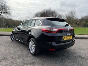 Used Renault Megane 2017 for sale - 77701956: Photo