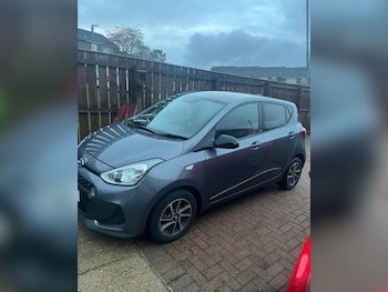 Used Hyundai i10 2018 for sale - 76707386: Photo