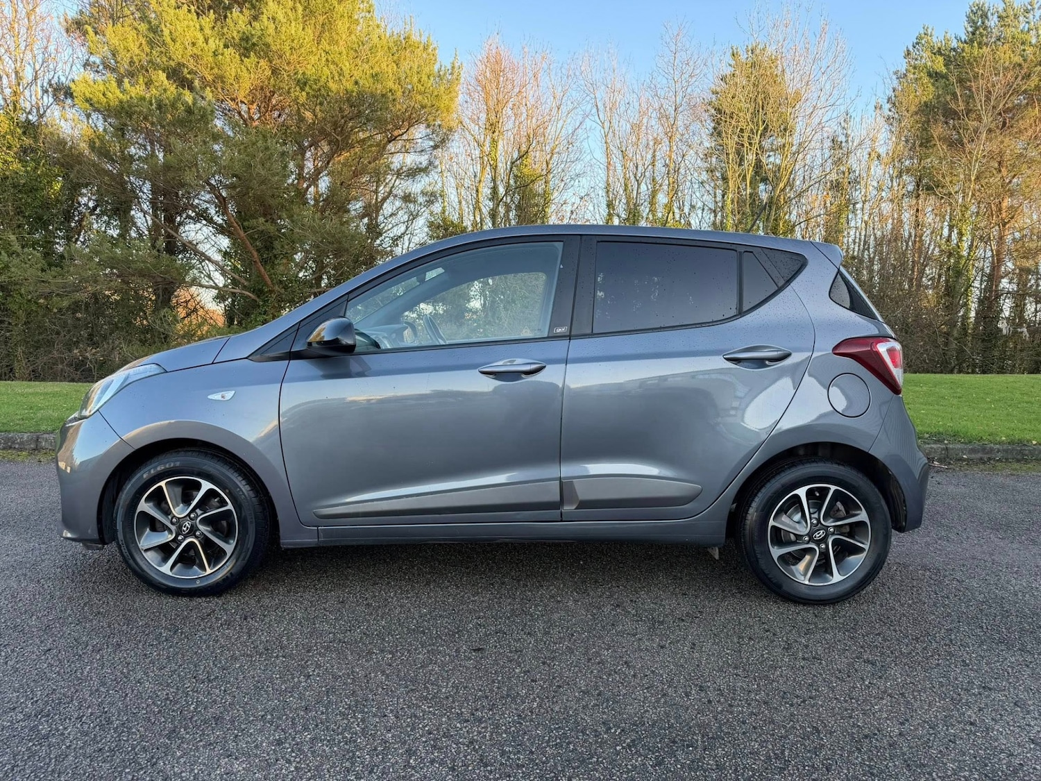 Used Hyundai i10 2018 for sale - 76707386: Photo 2