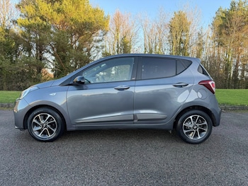Used Hyundai i10 2018 for sale - 76707386: Photo