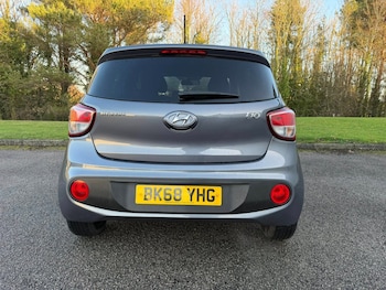 Used Hyundai i10 2018 for sale - 76707386: Photo