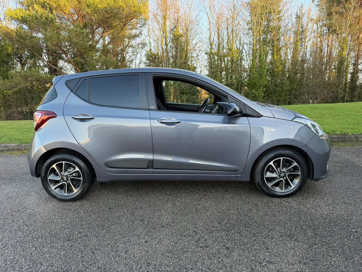 Used Hyundai i10 2018 for sale - 76707386: Photo 6