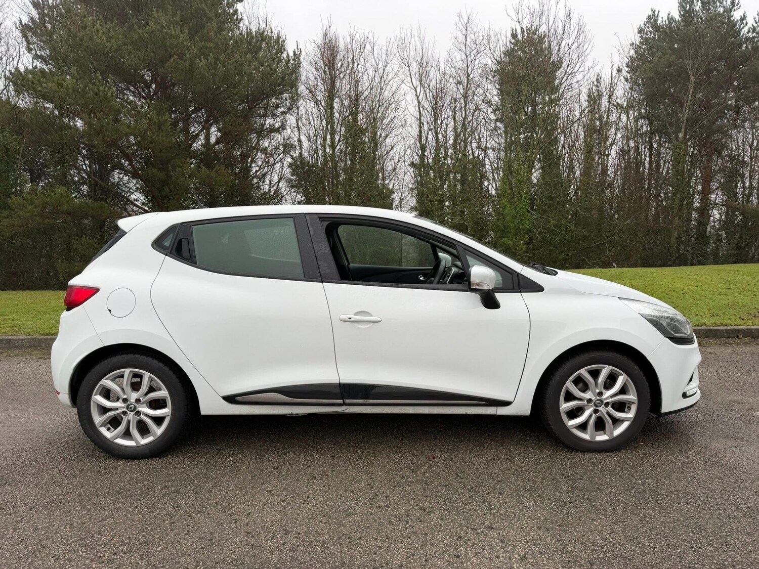 Used Renault Clio 2018 for sale - 77363789: Photo 6