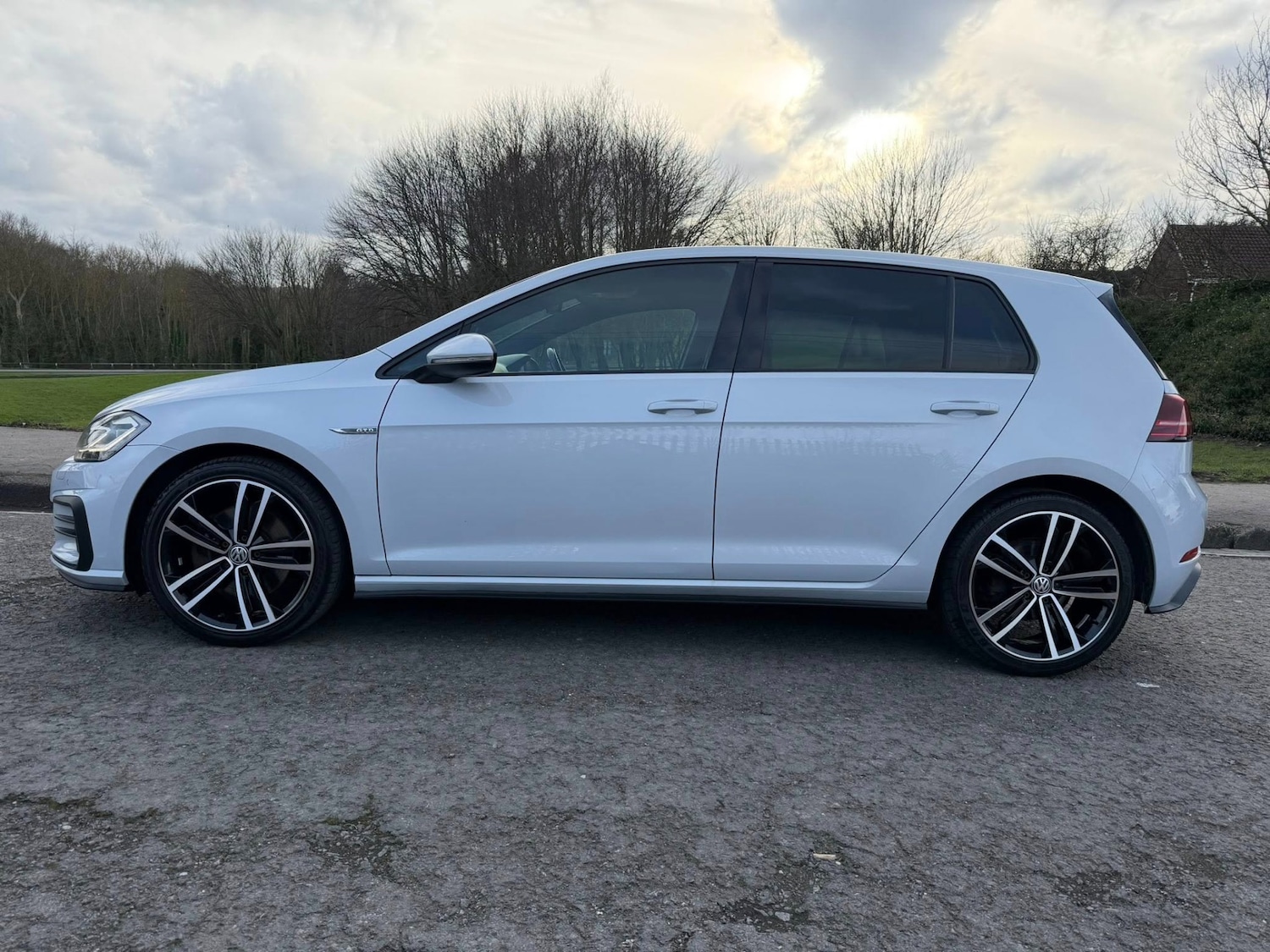 Used Volkswagen Golf 2018 for sale - 77628427: Photo 2