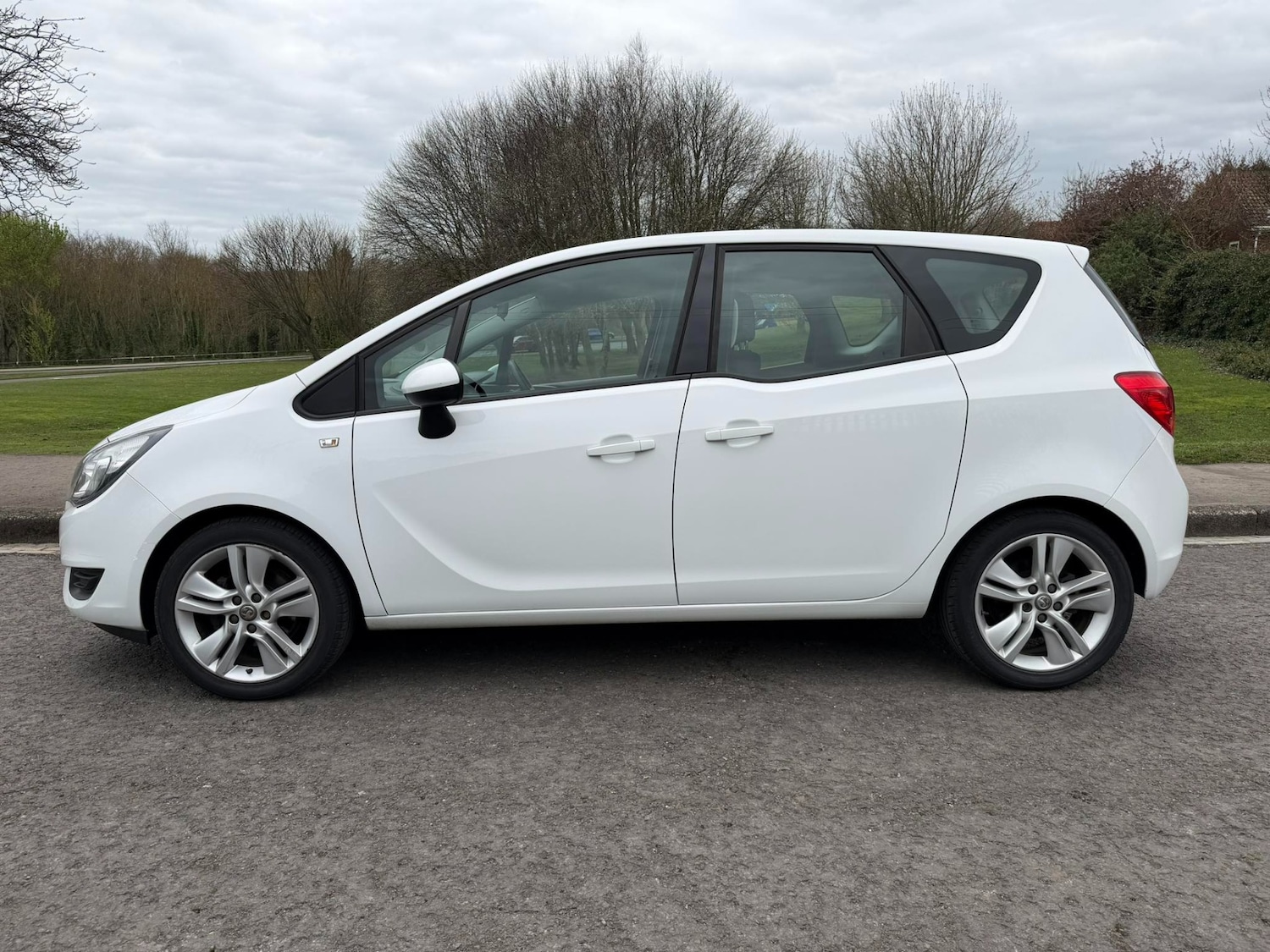 Used Vauxhall Meriva 2016 for sale - 78094764: Photo 2