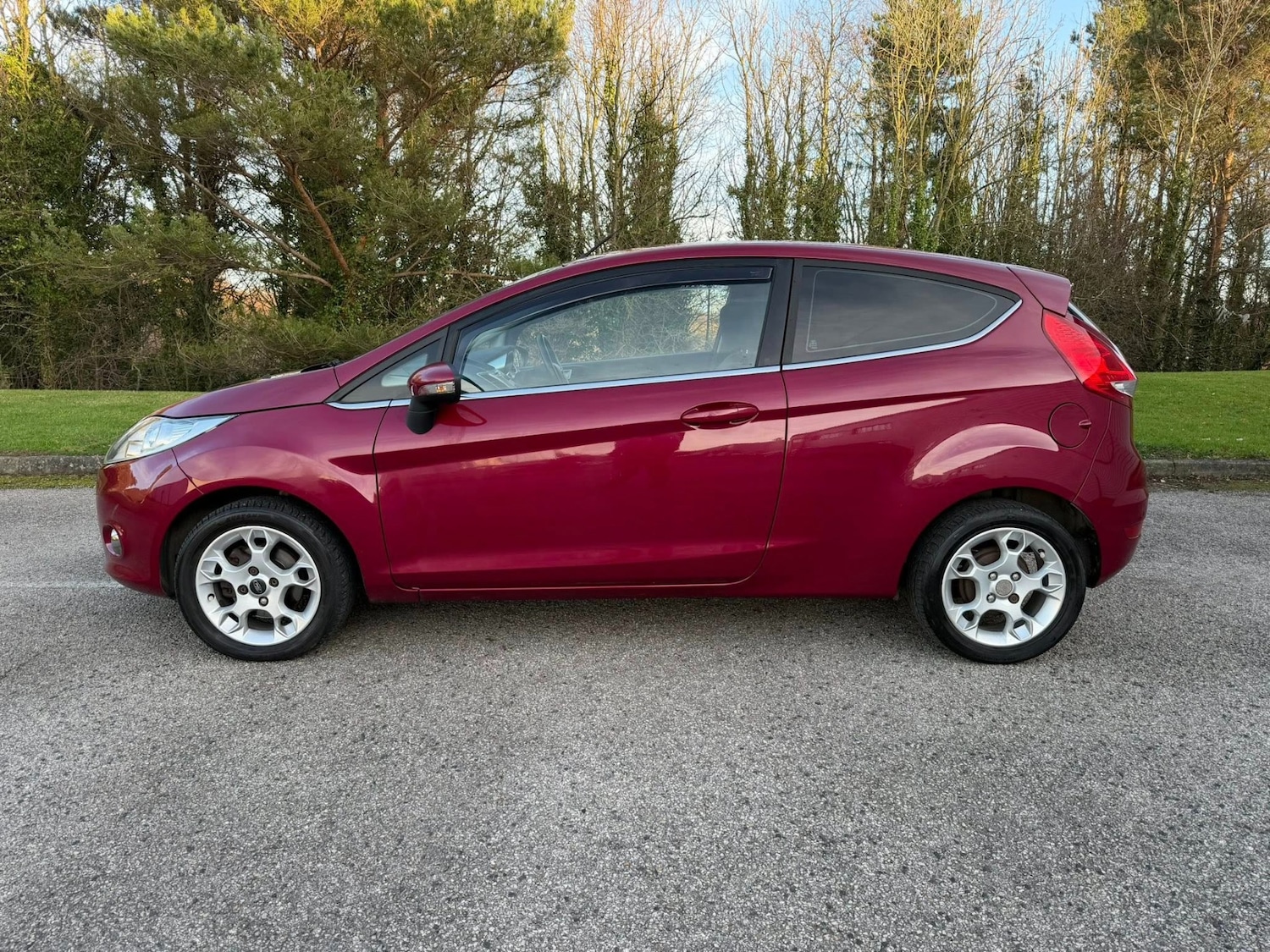 Used Ford Fiesta 2012 for sale - 76941895: Photo 2