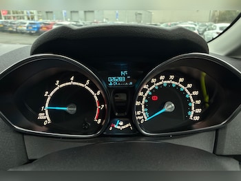 Used Ford Fiesta 2015 for sale - 76536544: Photo