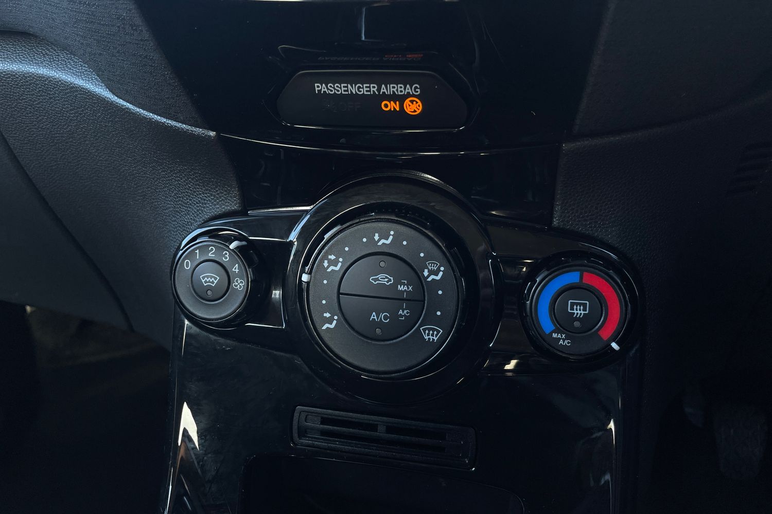 Used Ford Fiesta 2016 for sale - 76347289: Photo 39