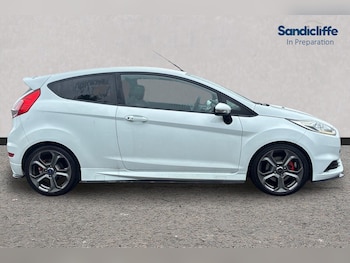 Used Ford Fiesta 2015 for sale - 78554879: Photo