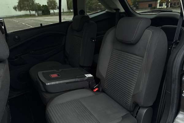 Used Ford Grand C-Max 2015 for sale - 76216452: Photo 34