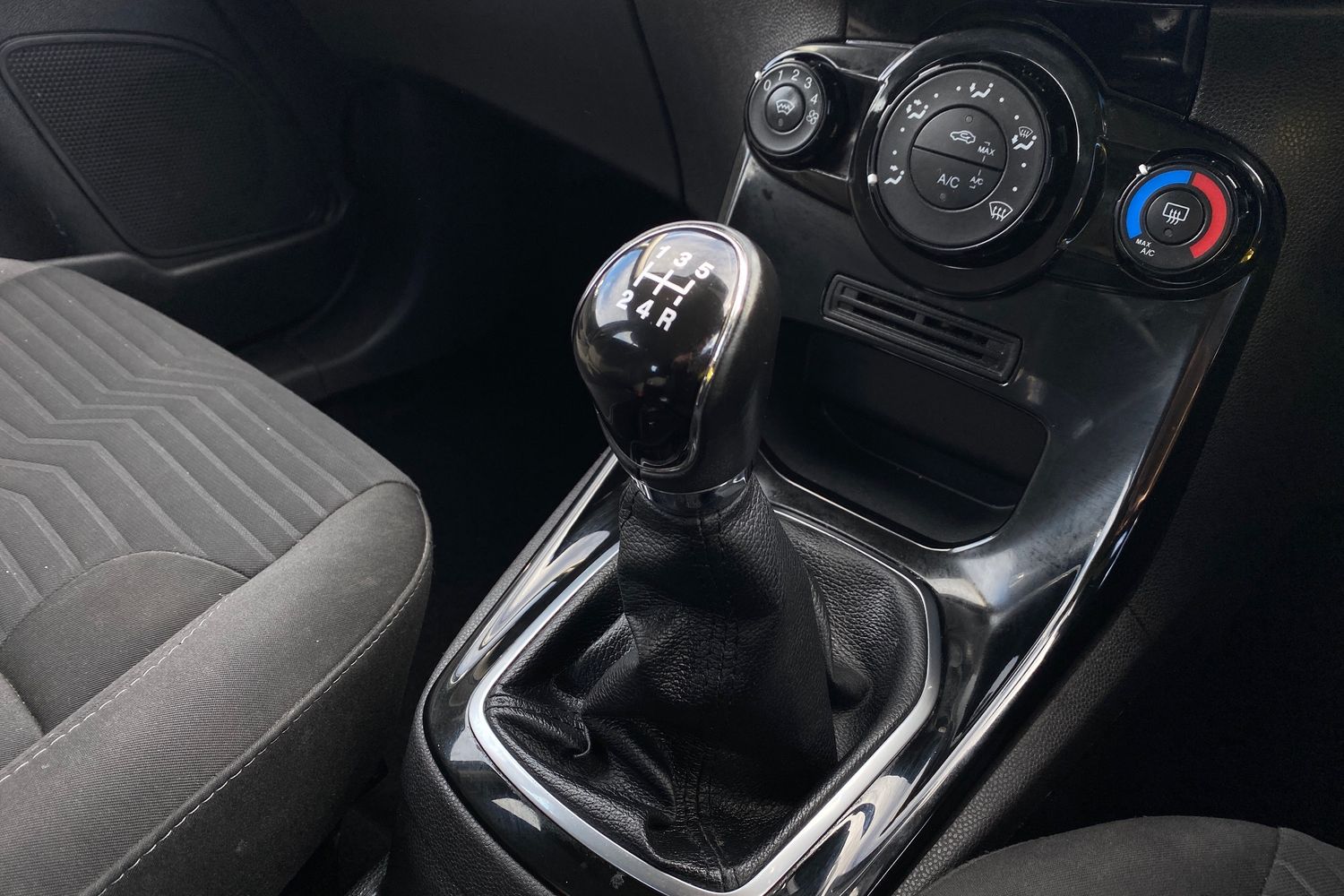 Used Ford Fiesta 2016 for sale - 78045388: Photo 33