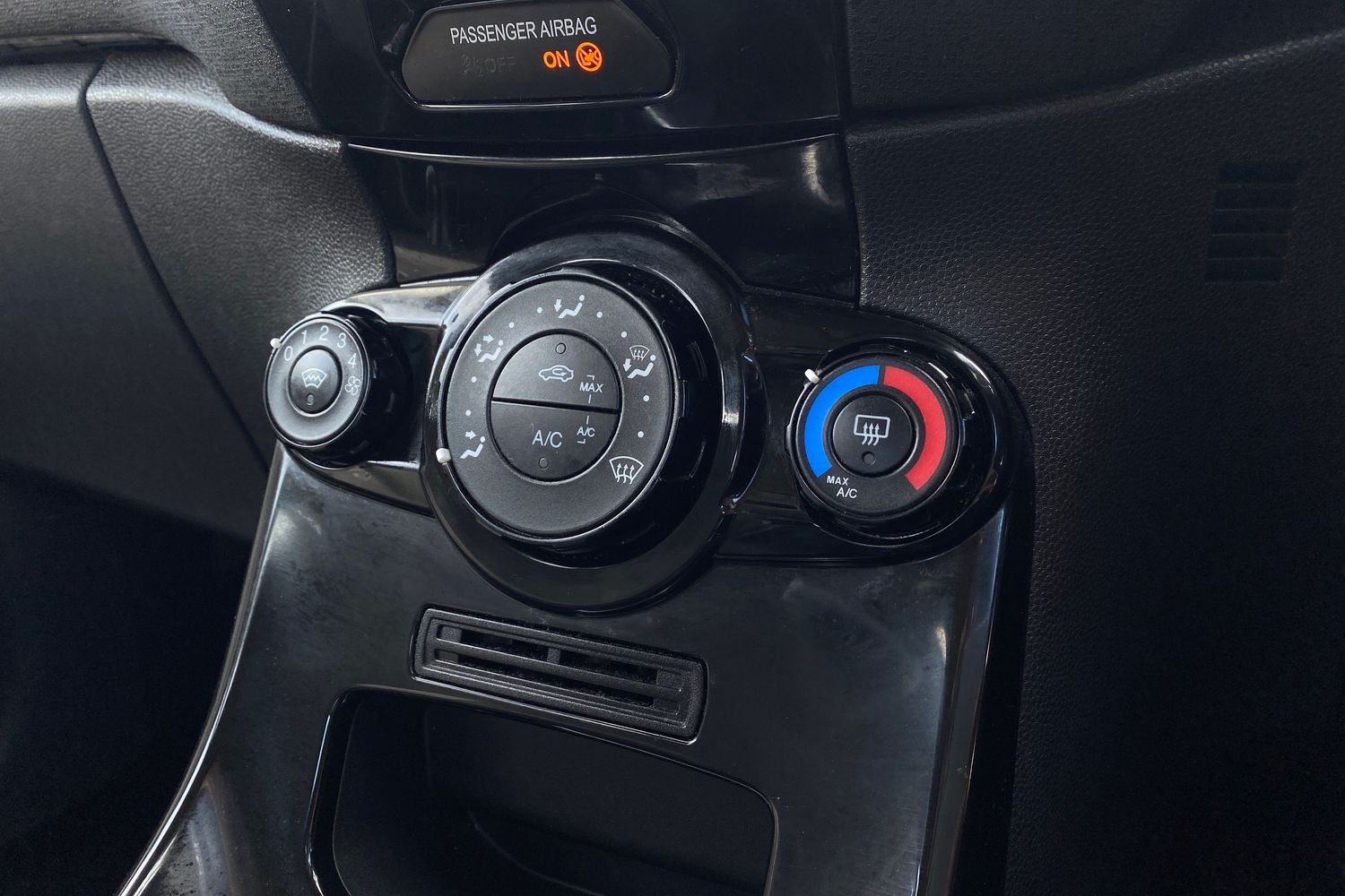 Used Ford Fiesta 2016 for sale - 78045388: Photo 34