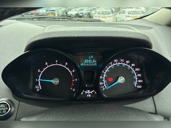 Used Ford Ecosport 2015 for sale - 76532113: Photo