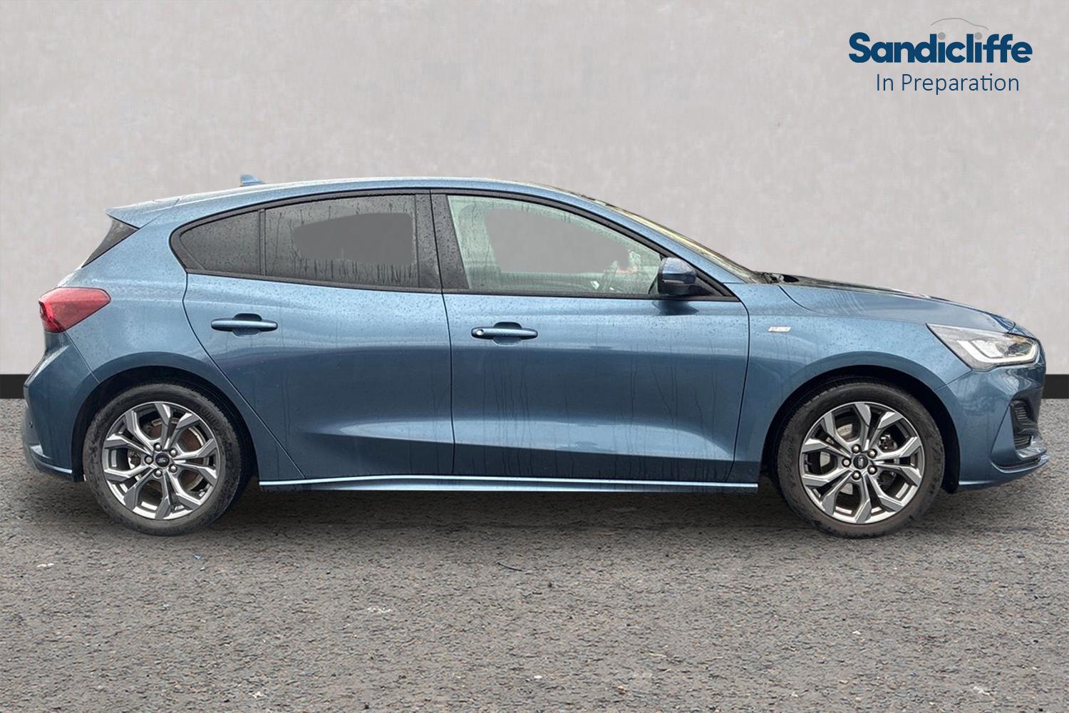 Used Ford Focus 2023 for sale - 76808067: Photo 2