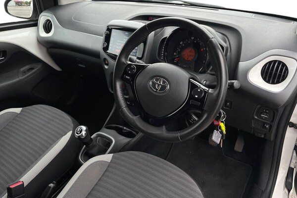 Used Toyota AYGO 2019 for sale - 76120422: Photo 10