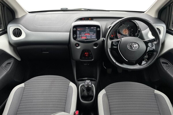 Used Toyota AYGO 2019 for sale - 76120422: Photo 11