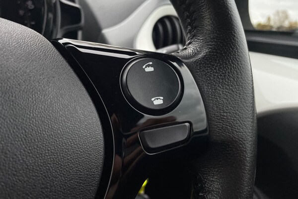 Used Toyota AYGO 2019 for sale - 76120422: Photo 33