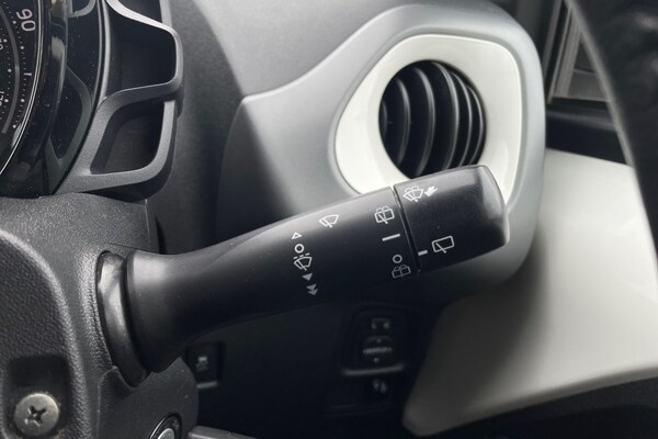 Used Toyota AYGO 2019 for sale - 76120422: Photo 36