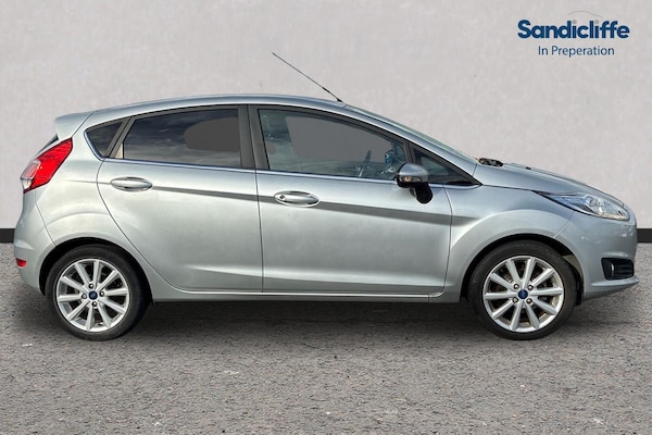 Used Ford Fiesta 2017 for sale - 76320614: Photo 2