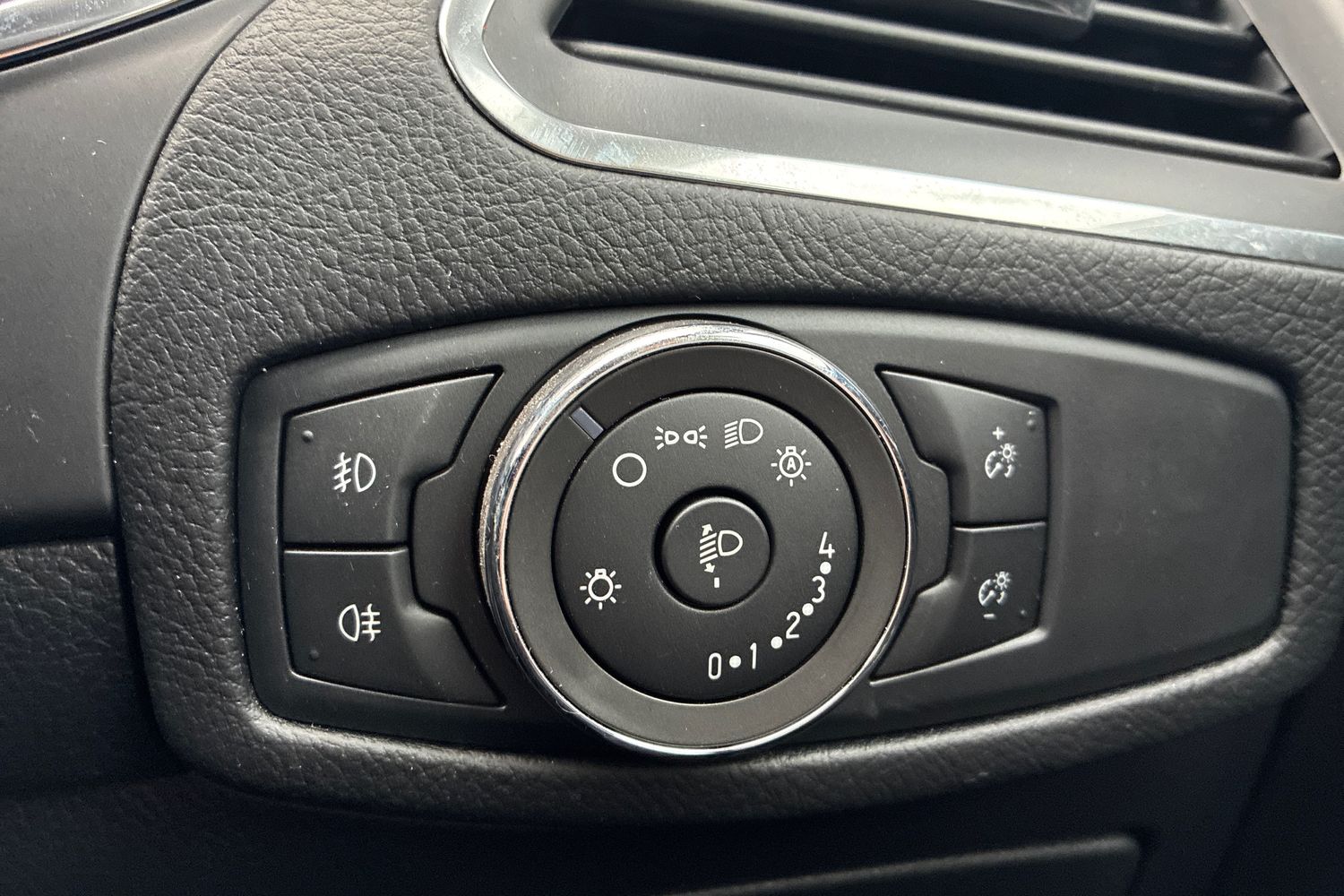 Used Ford S-Max 2023 for sale - 76369401: Photo 44