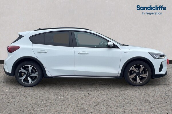Used Ford Focus 2023 for sale - 76216434: Photo 2