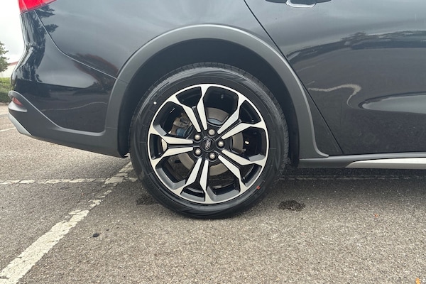 Used Ford Focus 2020 for sale - 76198589: Photo 9