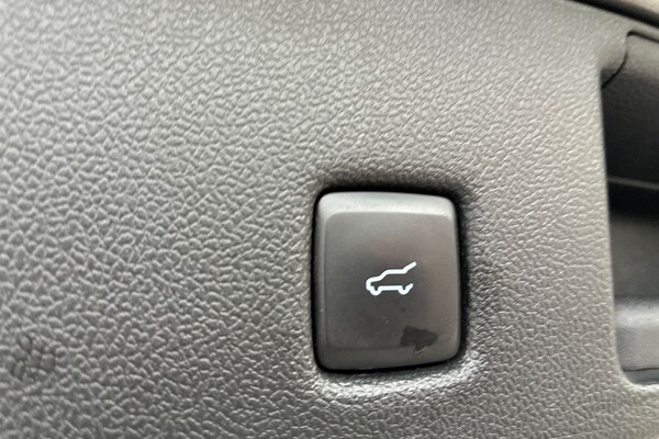 Used Ford Kuga 2018 for sale - 76073661: Photo 31