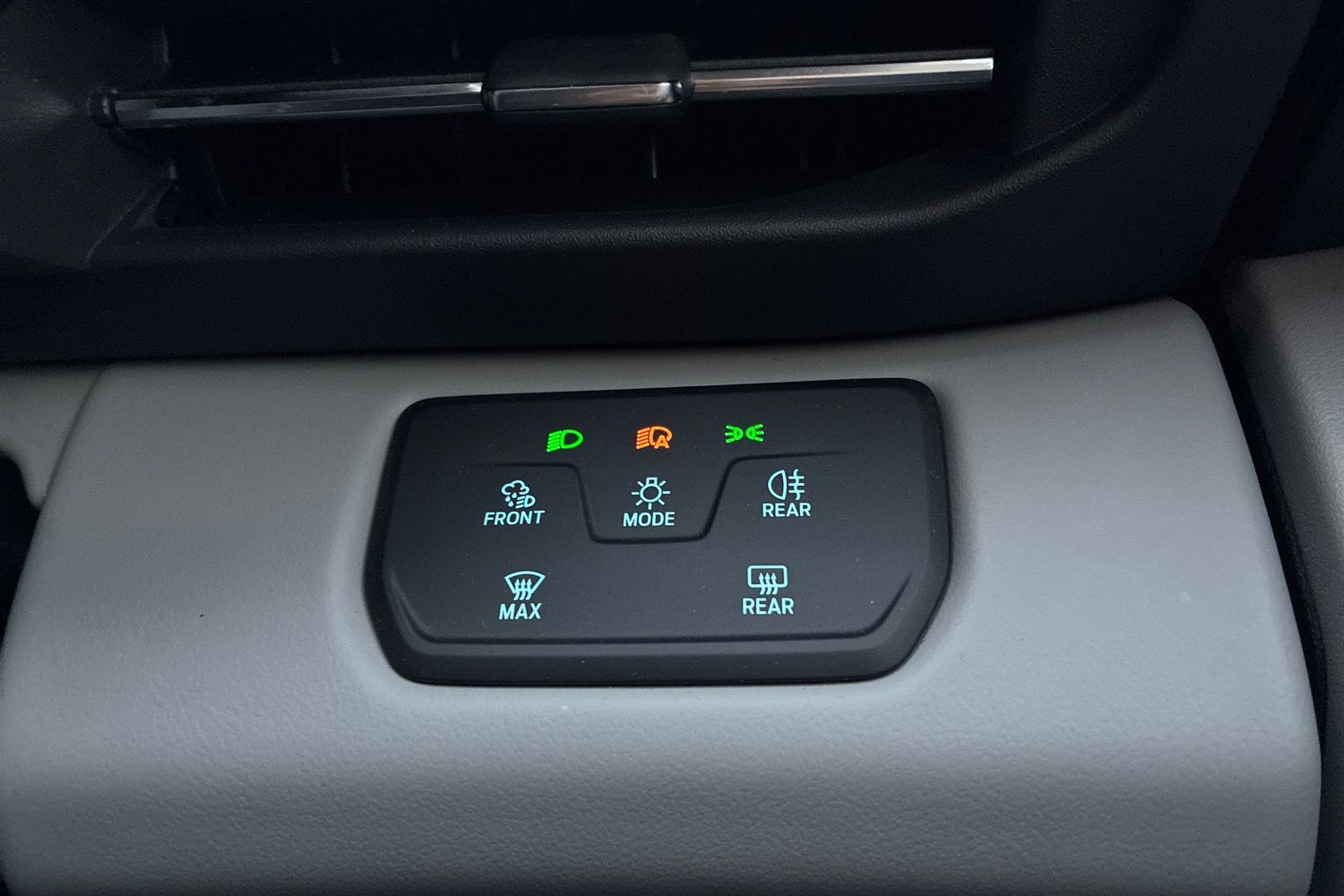 Used Ford Explorer 2025 for sale - 76500030: Photo 40