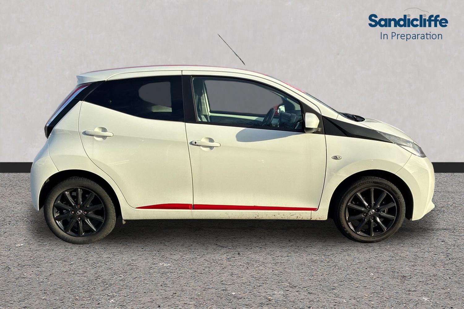 Used Toyota AYGO 2018 for sale - 76896764: Photo 2