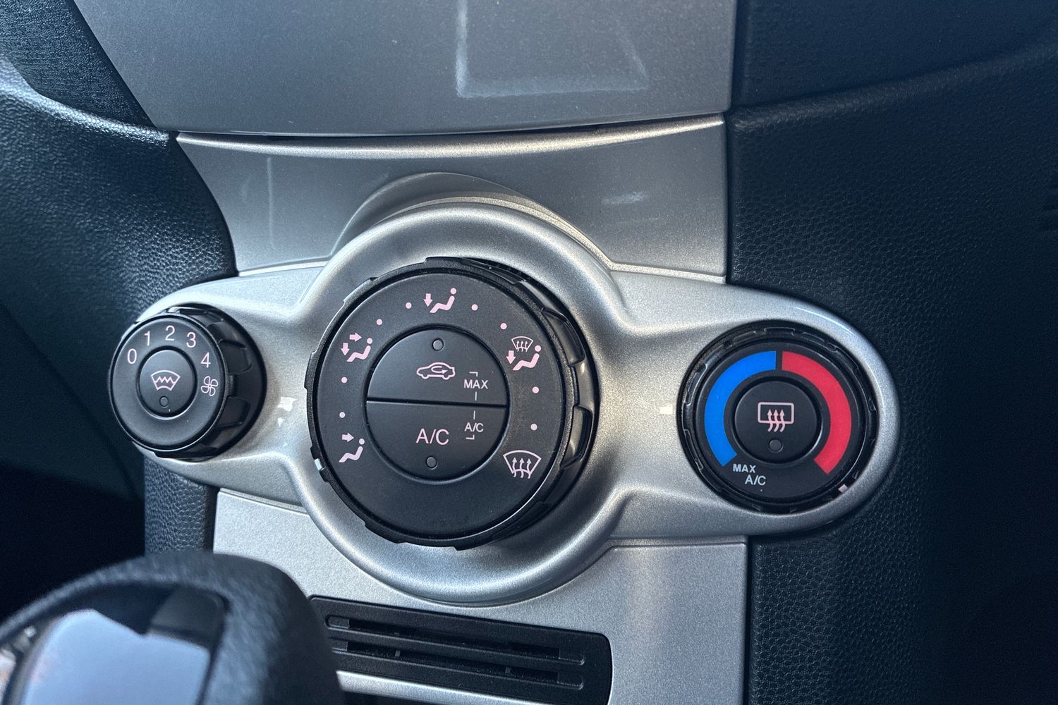 Used Ford Fiesta 2012 for sale - 77264248: Photo 38