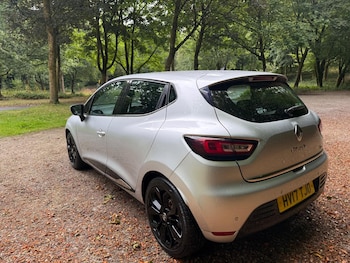 Used Renault Clio 2017 for sale - 79553431: Photo