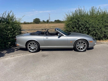 Used Jaguar XKR 2005 for sale - 79533129: Photo