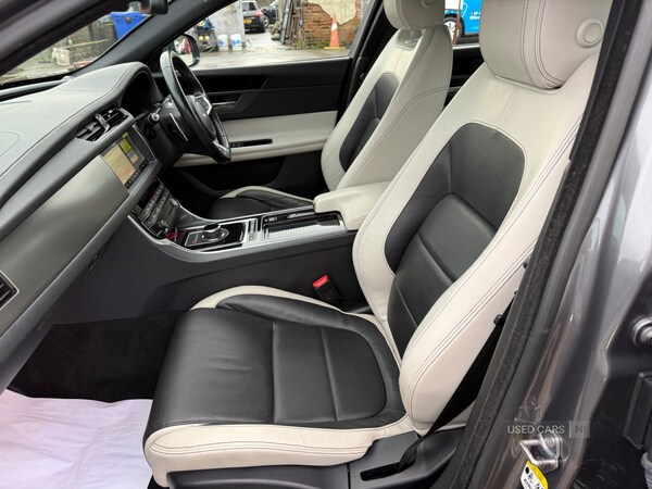 Used Jaguar XF 2017 for sale - 76825667: Photo 25