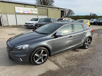 Used Volvo V40 2014 for sale - 77560252: Photo