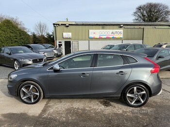 Used Volvo V40 2014 for sale - 77560252: Photo