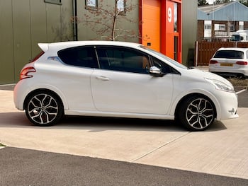Used Peugeot 208 2016 for sale - 79852164: Photo