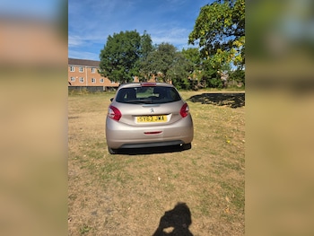 Used Peugeot 208 2013 for sale - 79320339: Photo