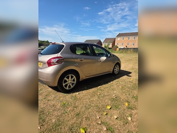 Used Peugeot 208 2013 for sale - 79320339: Photo