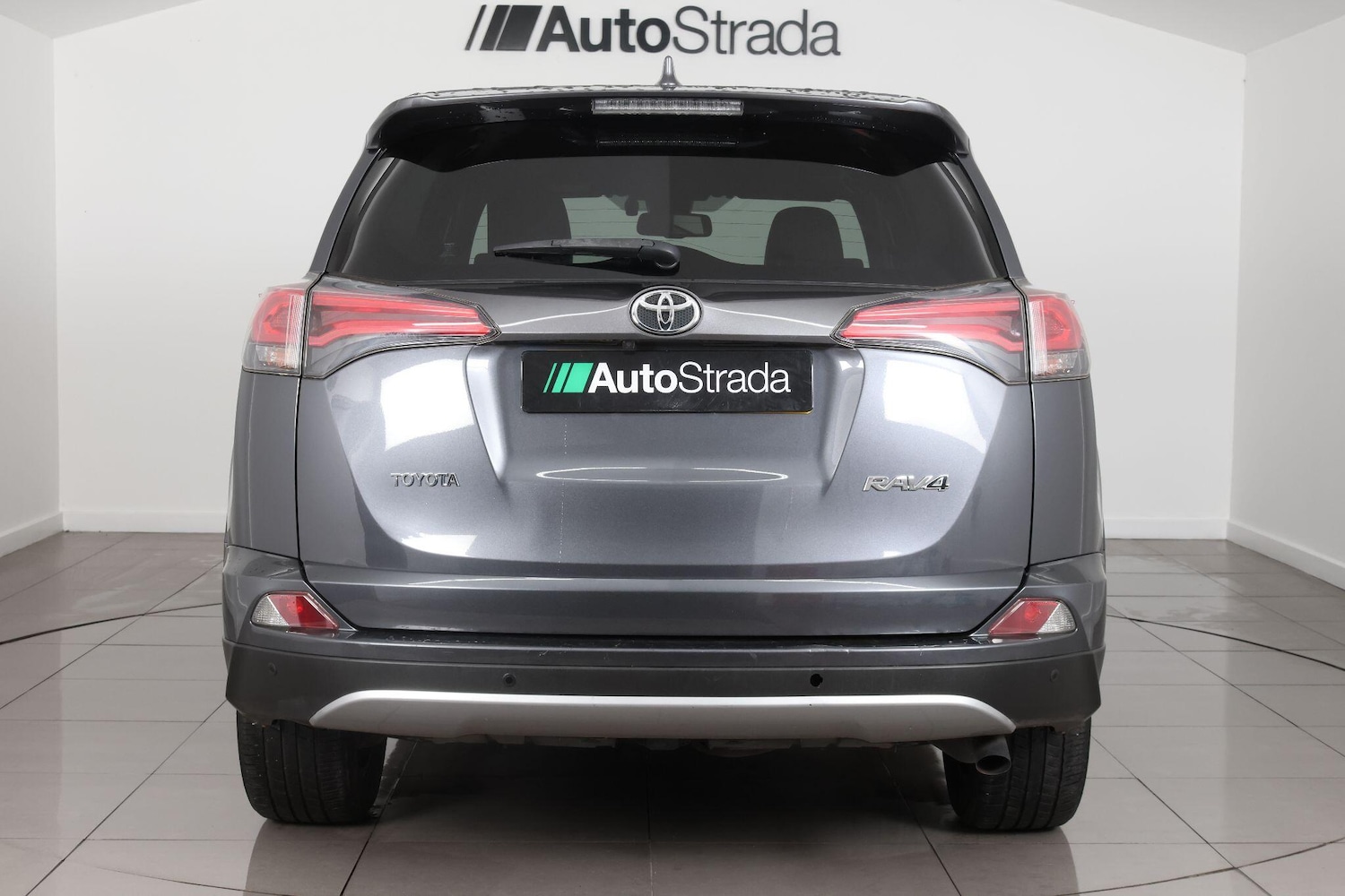 Used Toyota RAV4 2018 for sale - 77625090: Photo 10