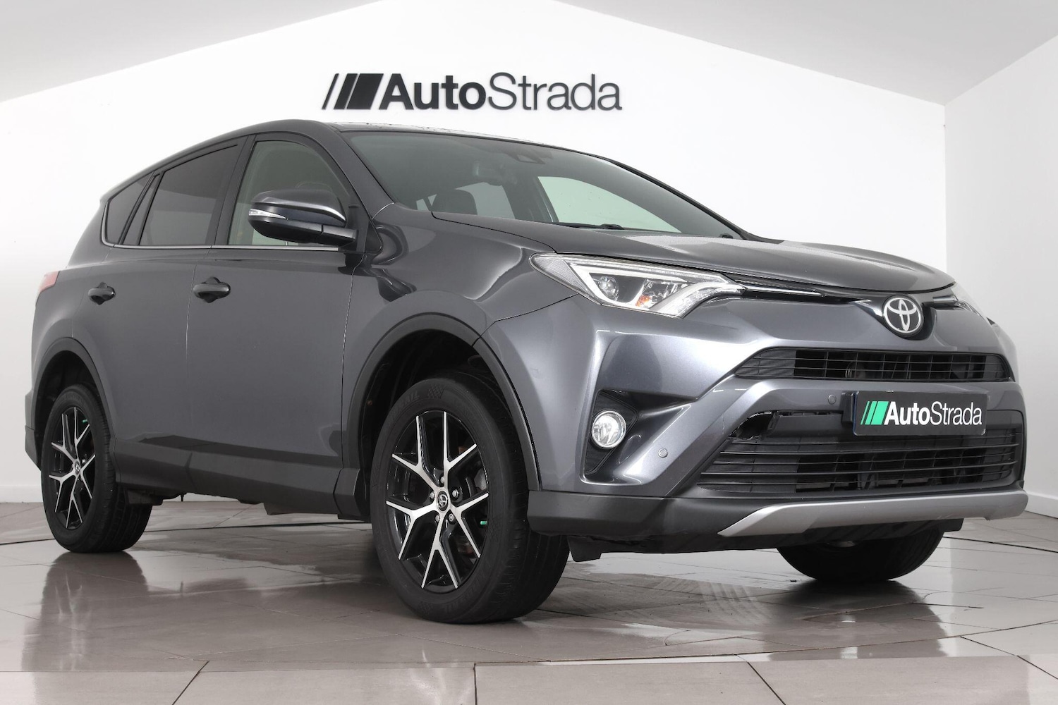 Used Toyota RAV4 2018 for sale - 77625090: Photo 13