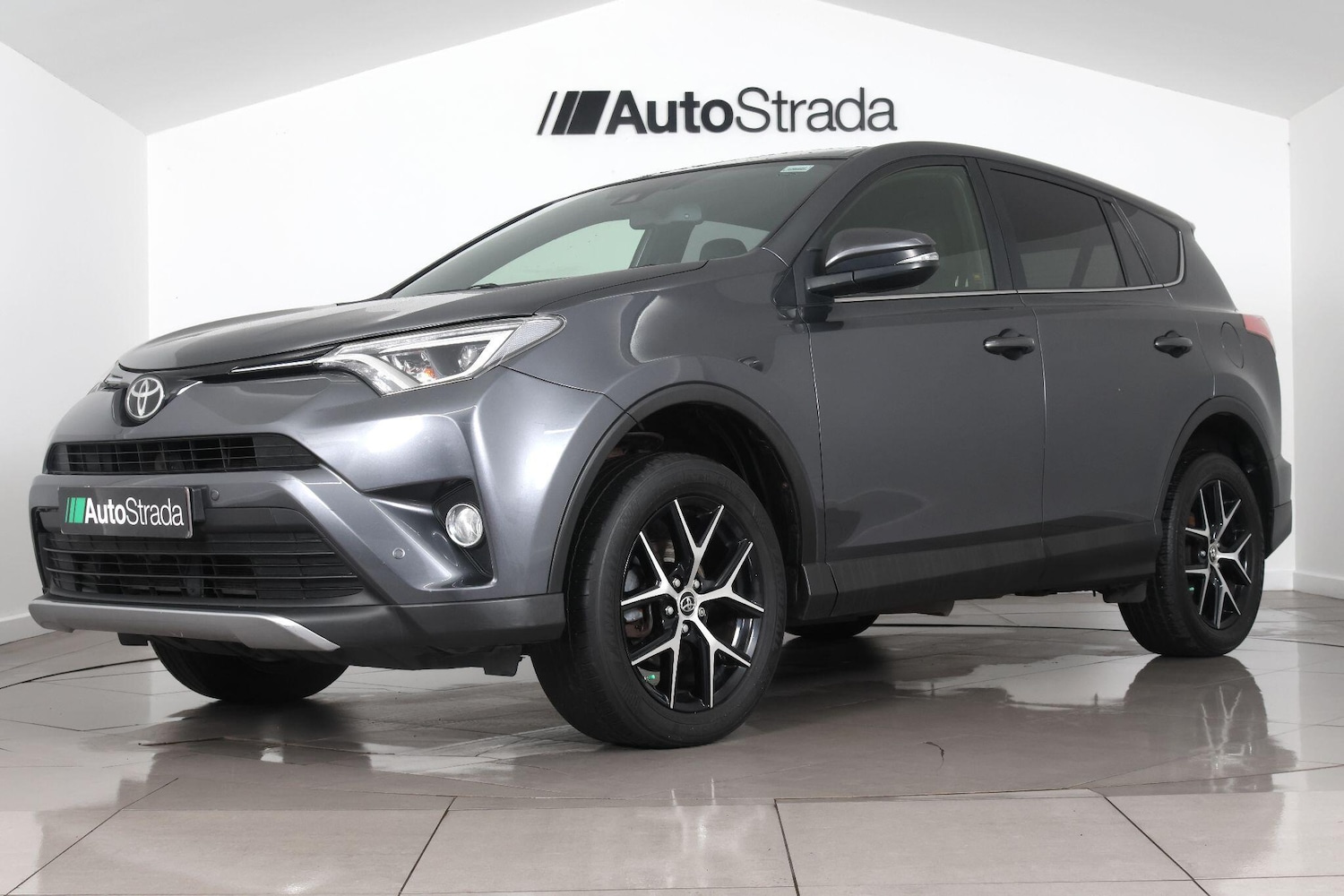 Used Toyota RAV4 2018 for sale - 77625090: Photo 16