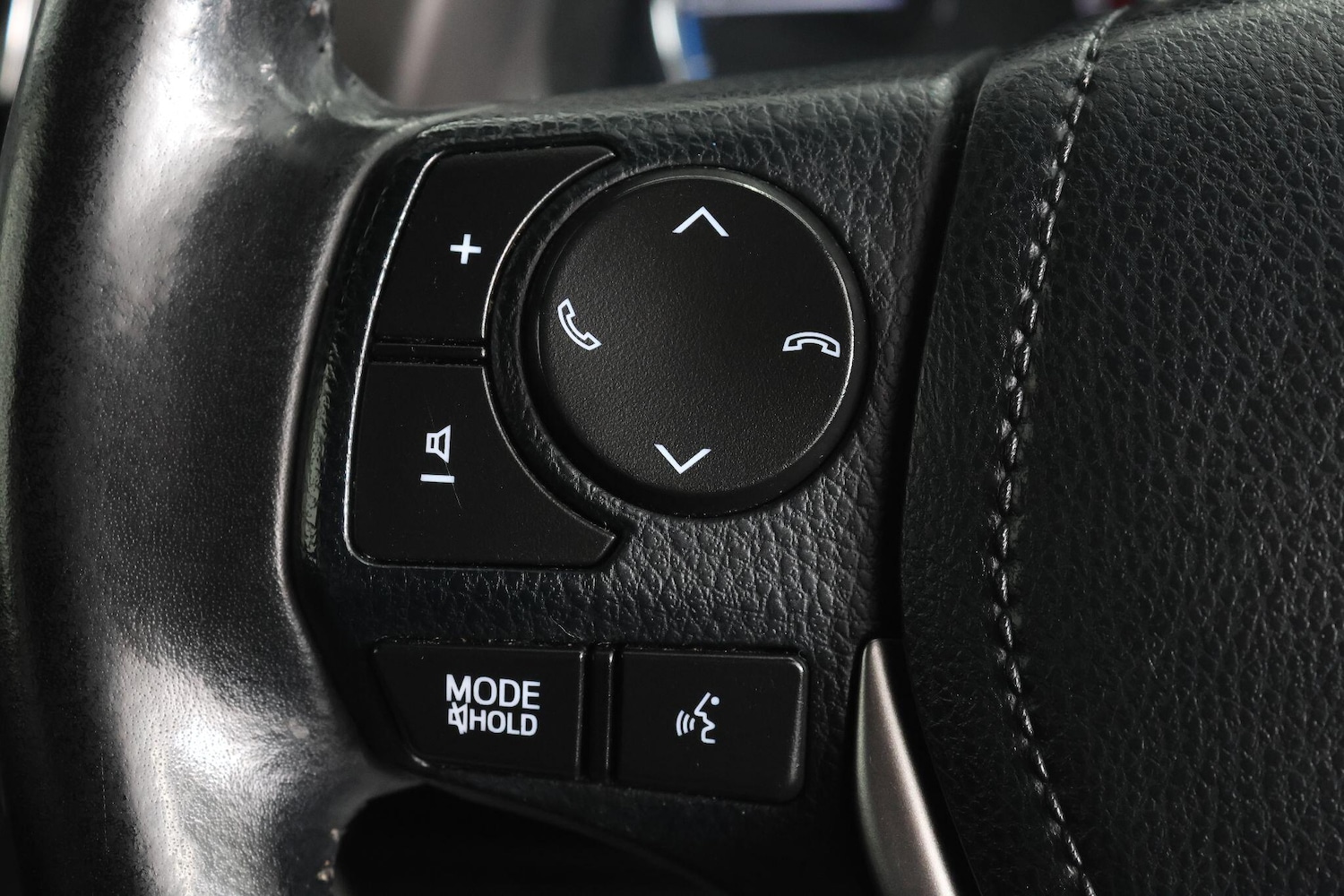 Used Toyota RAV4 2018 for sale - 77625090: Photo 24