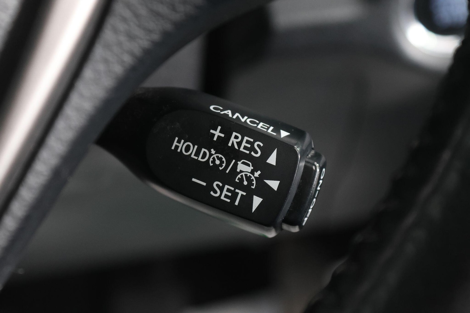 Used Toyota RAV4 2018 for sale - 77625090: Photo 29