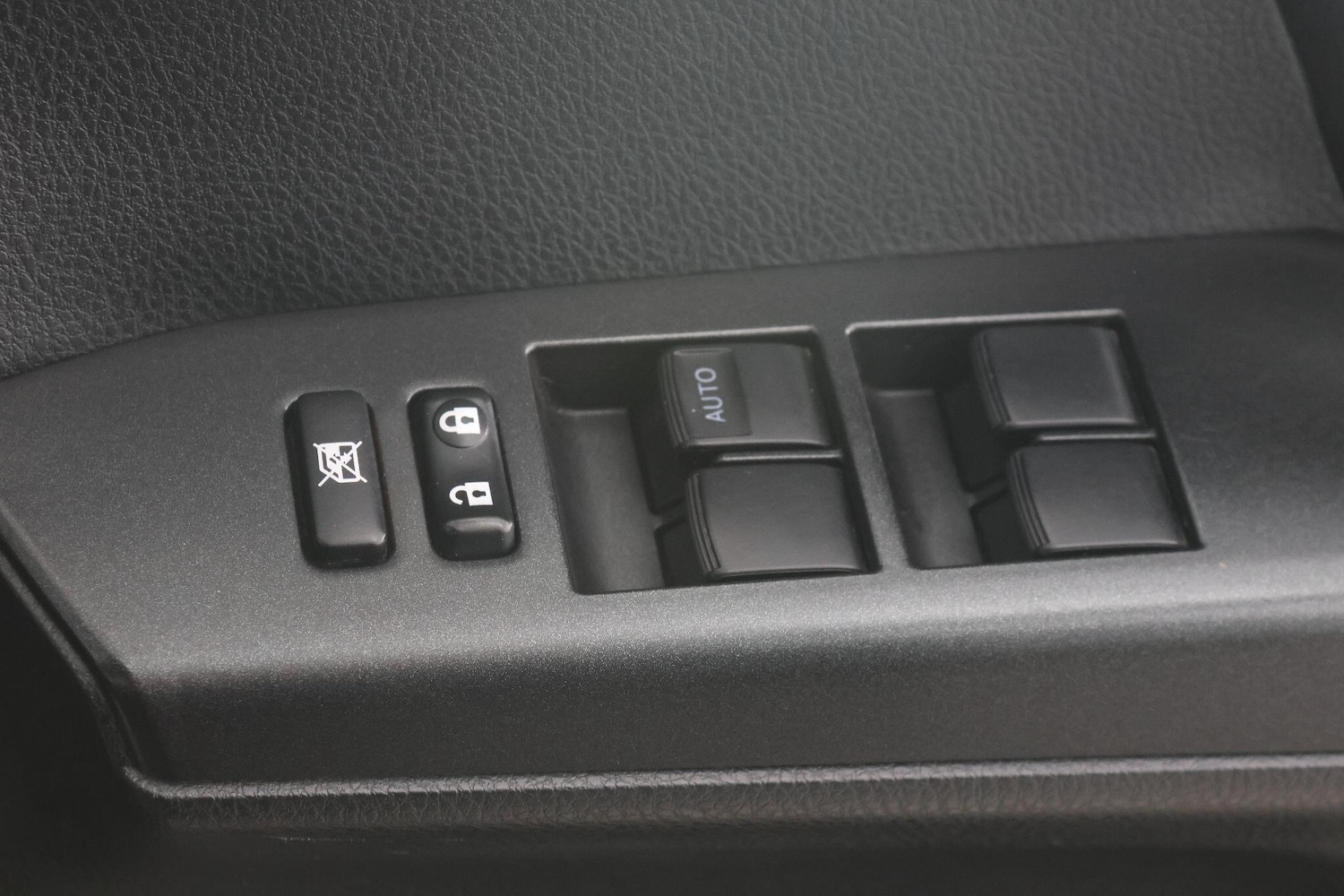 Used Toyota RAV4 2018 for sale - 77625090: Photo 39