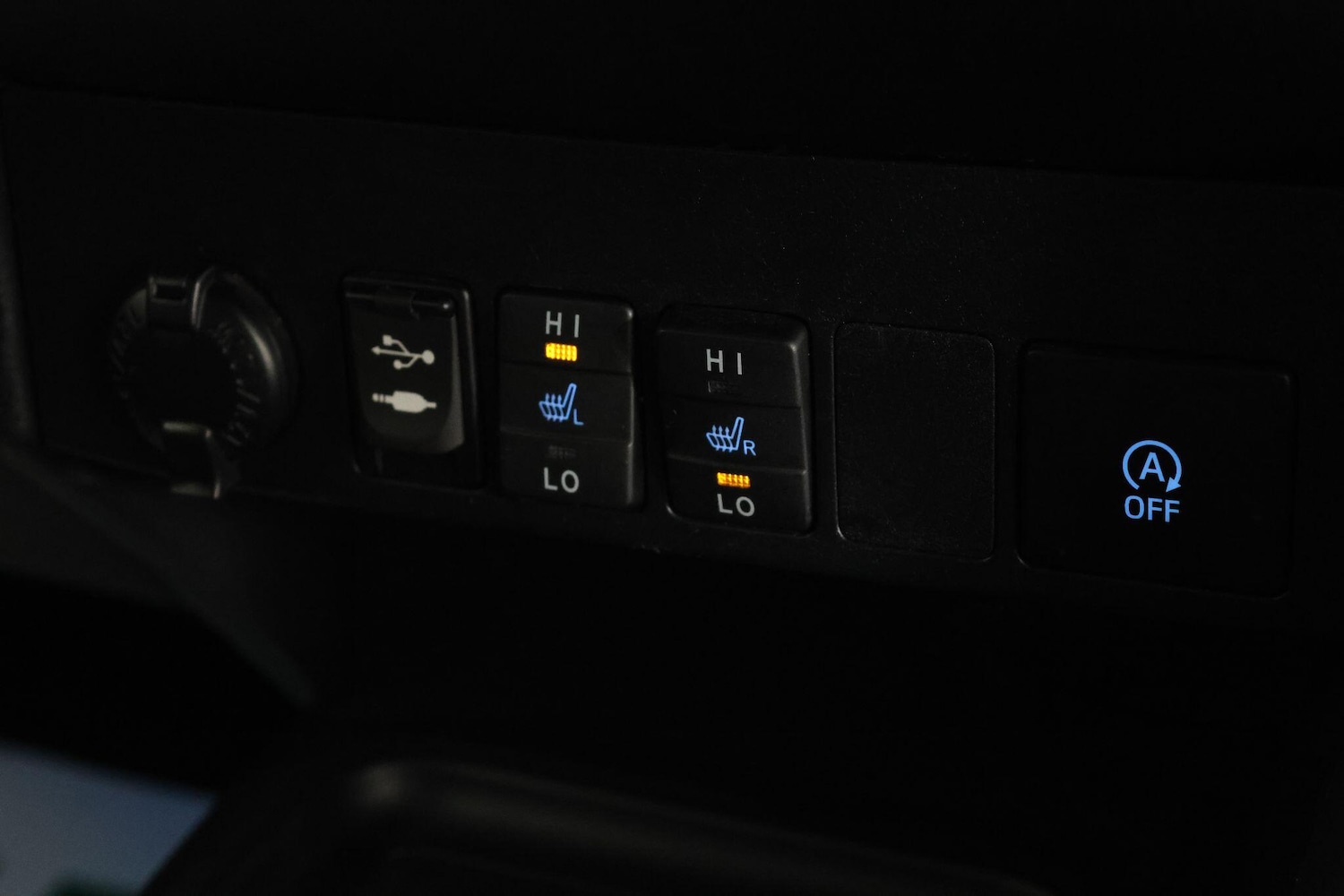 Used Toyota RAV4 2018 for sale - 77625090: Photo 40