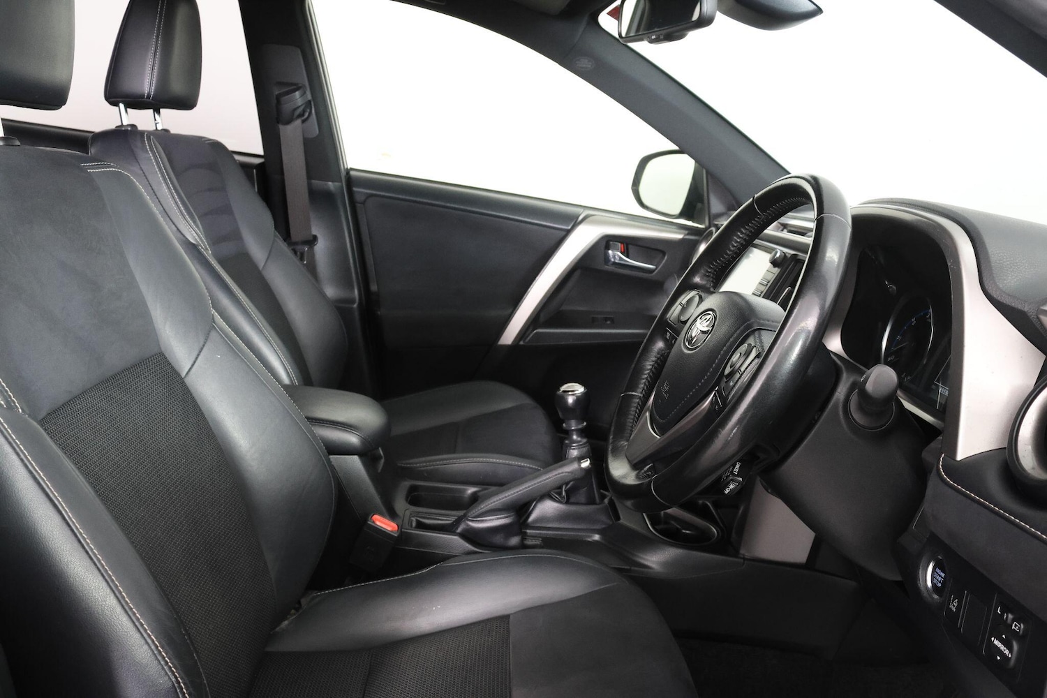 Used Toyota RAV4 2018 for sale - 77625090: Photo 49